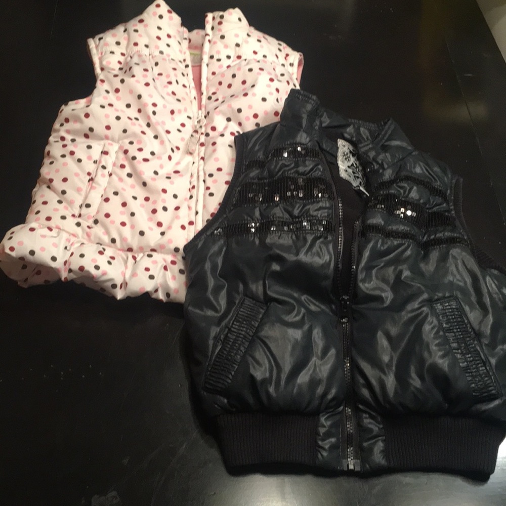 2 super cute girls size 7/8 vests